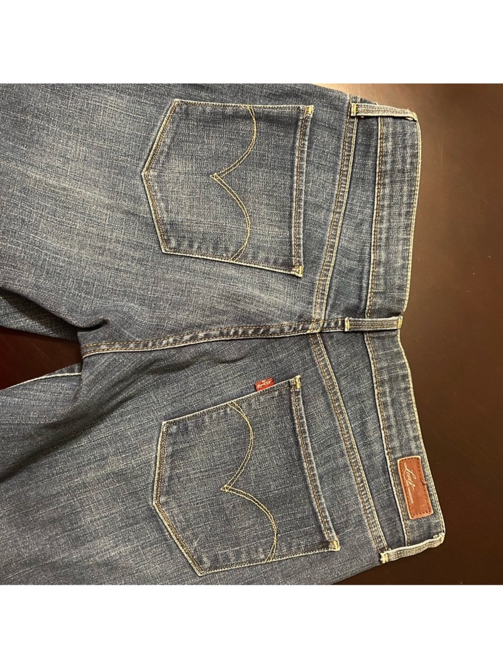 Levi's Women's Dark Blue Straight Leg Jeans with Signature Back Pockets